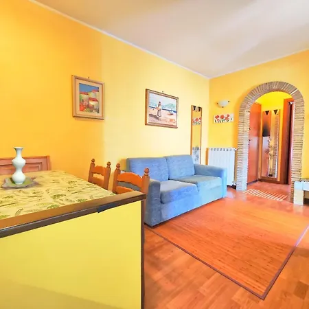 Apartment Via Reno